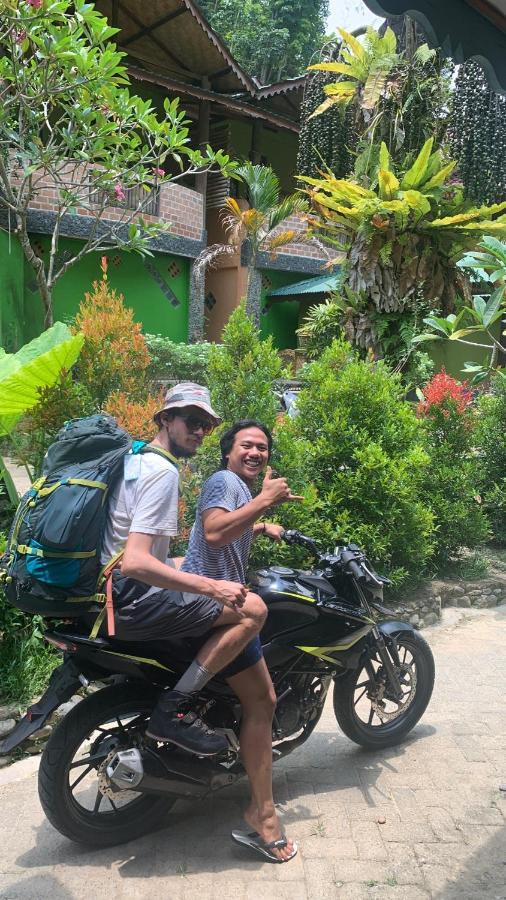Aussie Inn Bukit Lawang Exterior photo